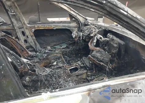 2014 Mercedes-Benz C 250 Luxury/Sport z USA, uszkodzony, nr VIN WDDGF4HB2EG195520